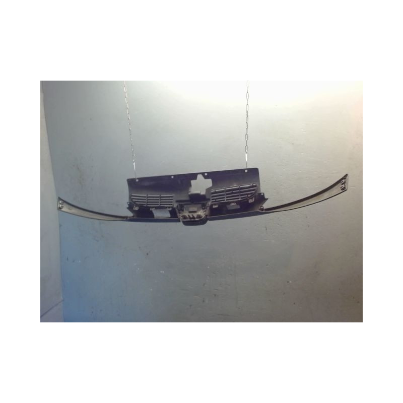 CALANDRE PEUGEOT 206