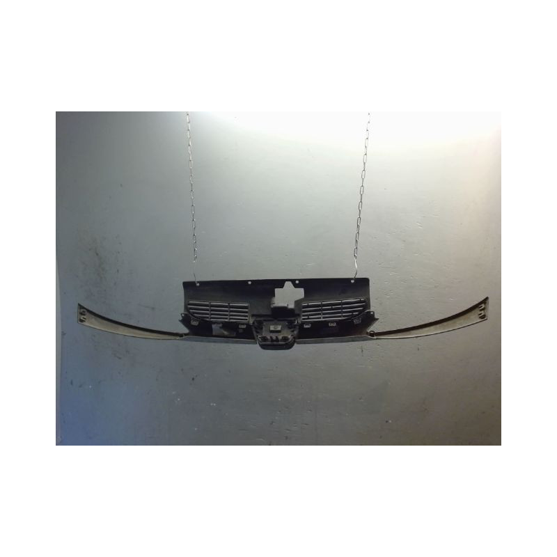 CALANDRE PEUGEOT 206