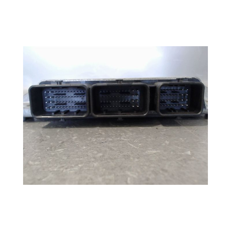 CALCULATEUR MOTEUR RENAULT CLIO