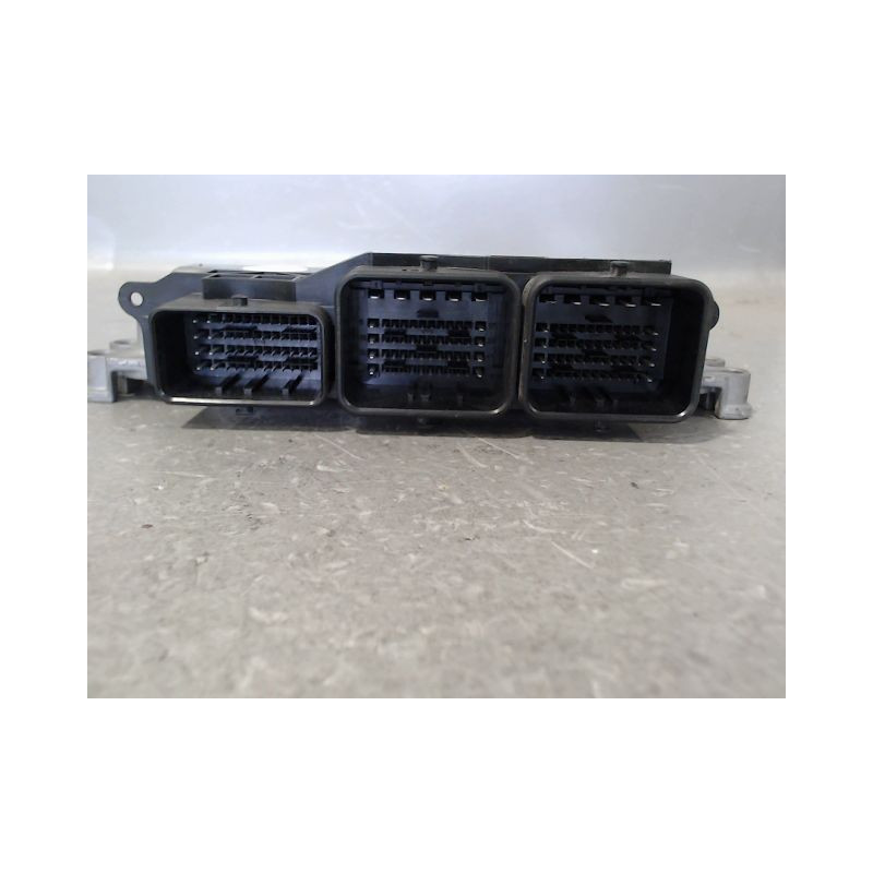 CALCULATEUR MOTEUR PEUGEOT 208