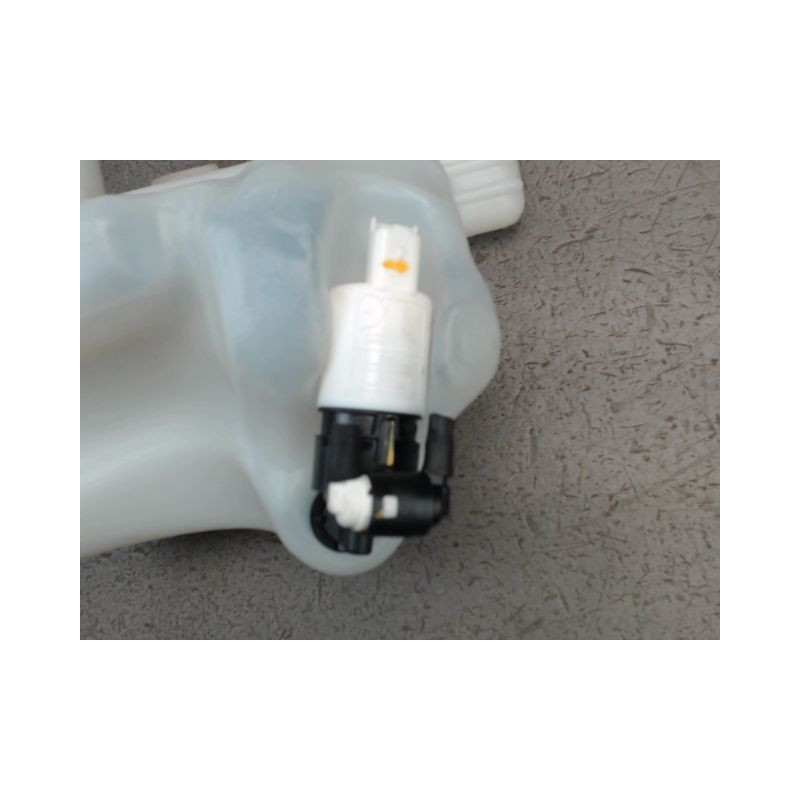 RESERVOIR LAVE-GLACE AVANT PEUGEOT PARTNER