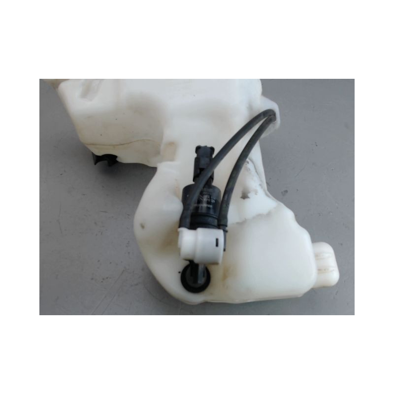 RESERVOIR LAVE-GLACE AVANT PEUGEOT 5008
