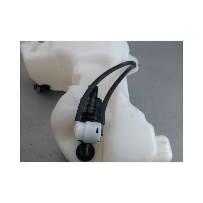 RESERVOIR LAVE-GLACE AVANT PEUGEOT 5008