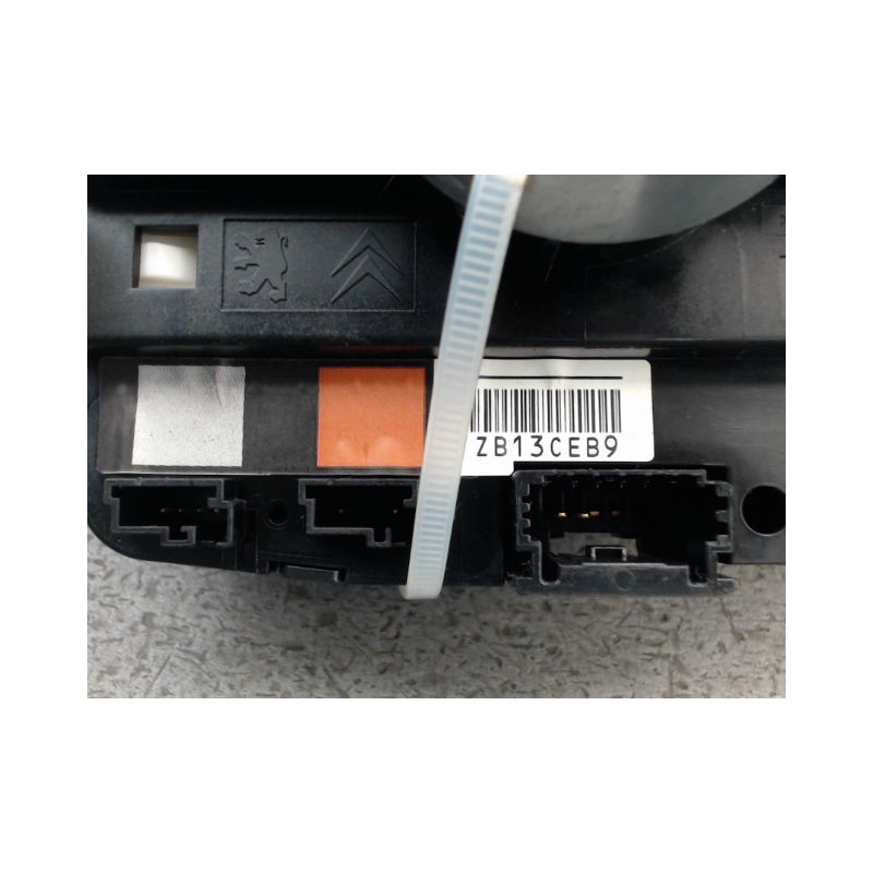 BLOC COMMODOS PEUGEOT 208
