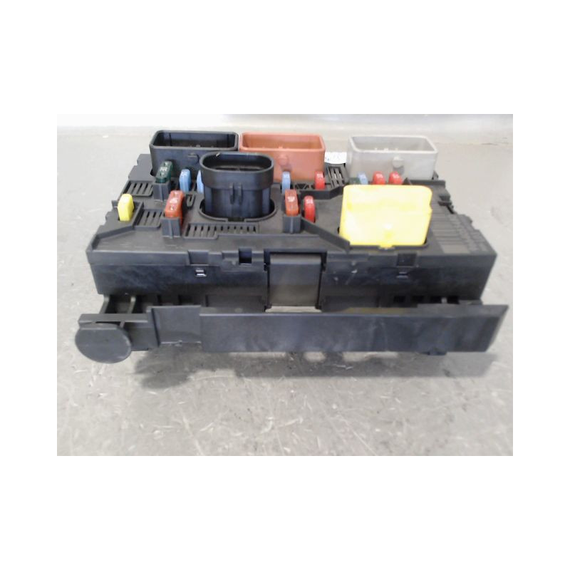 BOITE A FUSIBLES CITROEN C3