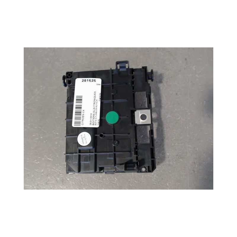 BOITE A FUSIBLES CITROEN C4