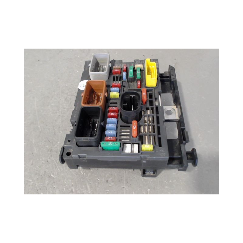 BOITE A FUSIBLES CITROEN BERLINGO