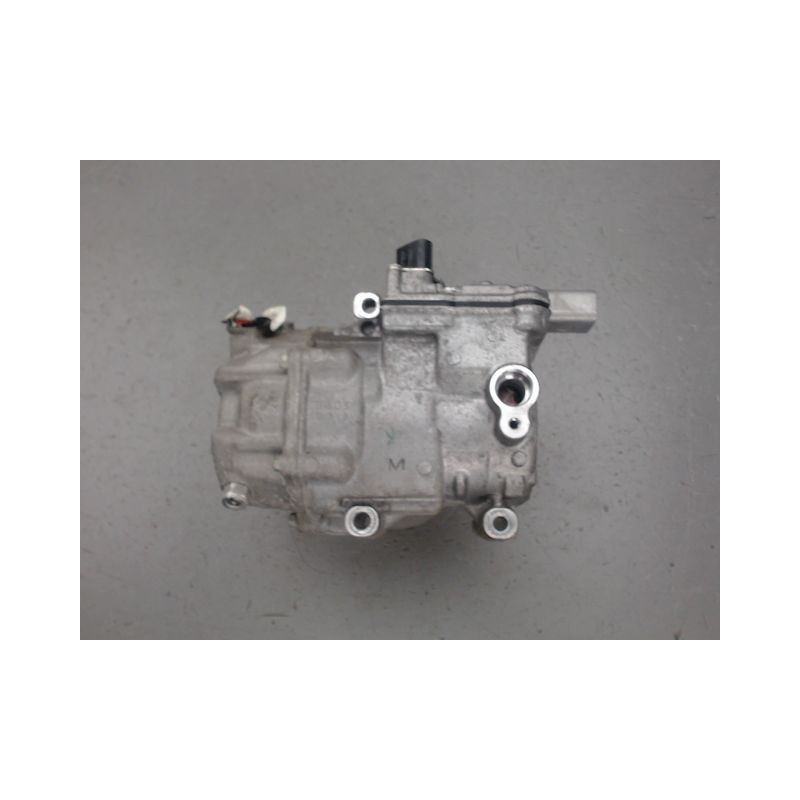 COMPRESSEUR AIR CONDITIONNE TOYOTA YARIS