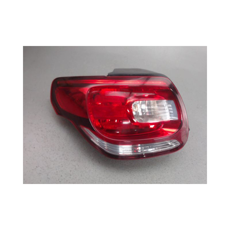 FEU ARRIERE GAUCHE  CITROEN DS3