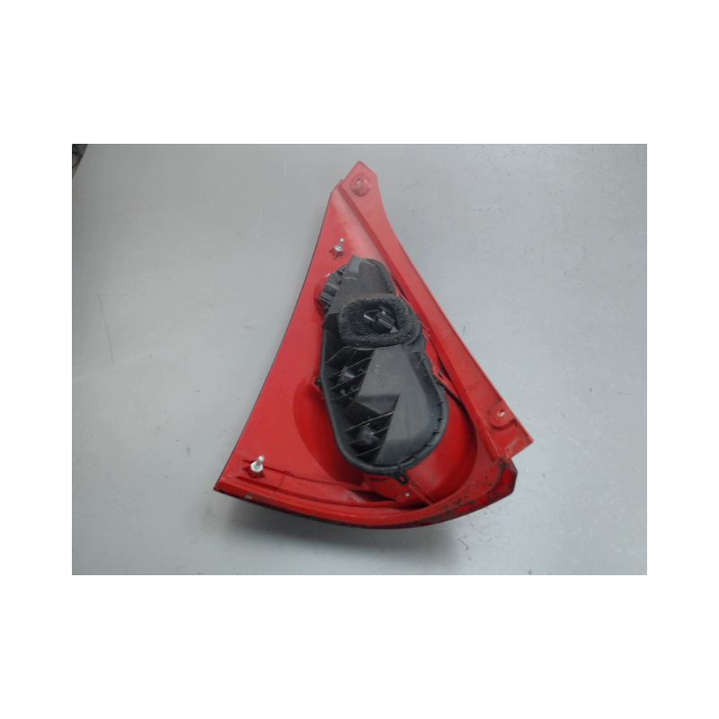 FEU ARRIERE DROIT PEUGEOT 107