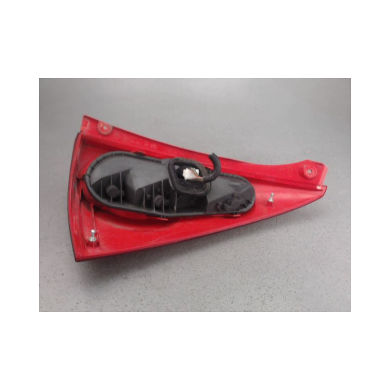 FEU ARRIERE GAUCHE  PEUGEOT 107