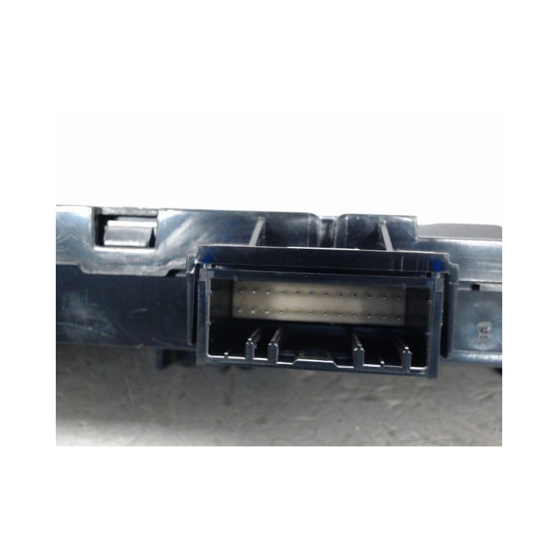 BOUTON DE WARNING RENAULT TRAFIC