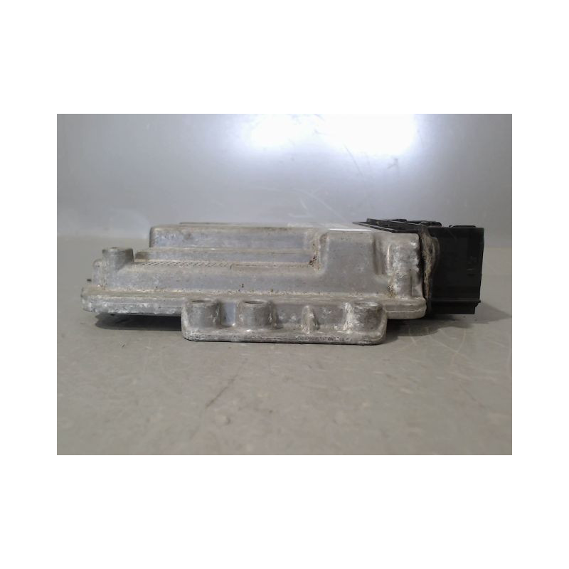CALCULATEUR MOTEUR FORD G.C-MAX
