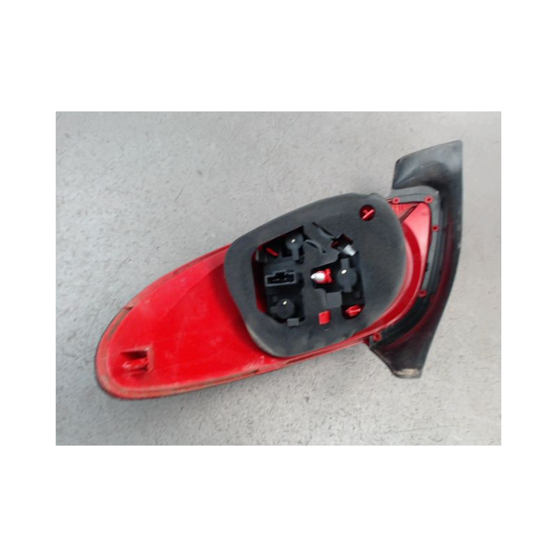 FEU ARRIERE GAUCHE  PEUGEOT 206
