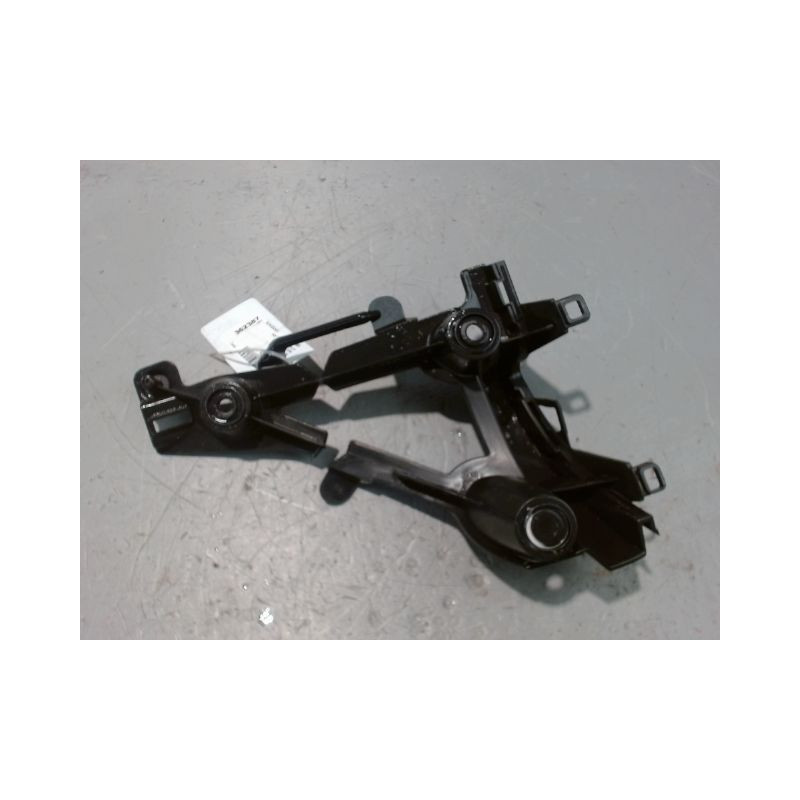 SUPPORT PARE-CHOC ARG PEUGEOT 2008