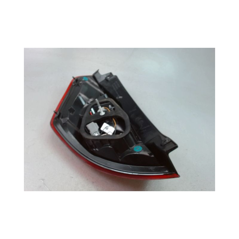 FEU ARRIERE DROIT FORD FIESTA 2010-