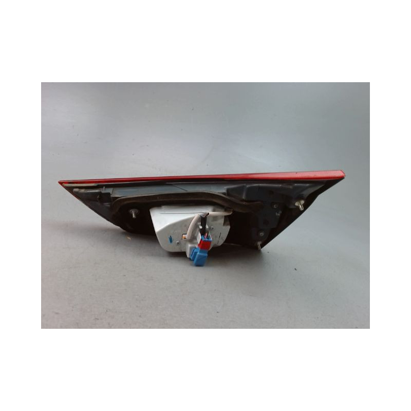 FEU ARRIERE INTERIEUR GAUCHE TOYOTA AURIS 2010-