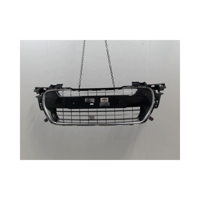 GRILLE PARE-CHOC AVANT PEUGEOT 308 2009-
