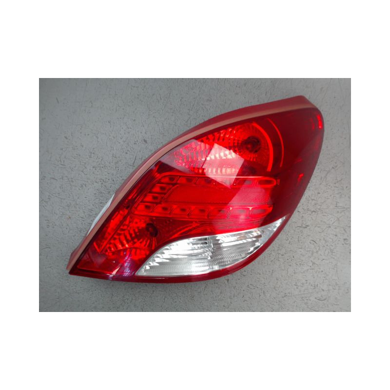 FEU ARRIERE DROIT PEUGEOT 207