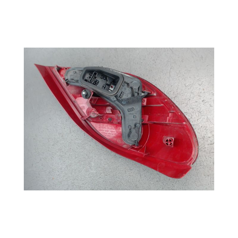 FEU ARRIERE DROIT PEUGEOT 207