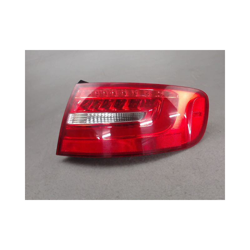FEU ARRIERE DROIT AUDI A4