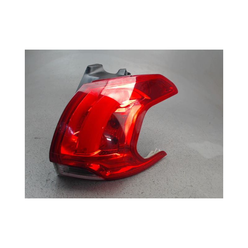 FEU ARRIERE DROIT PEUGEOT 2008