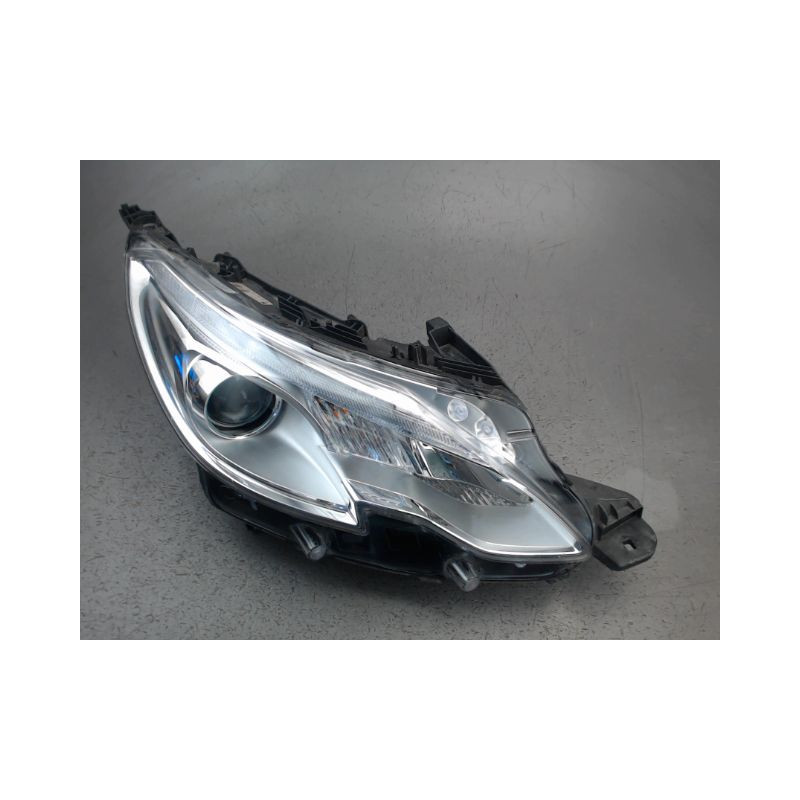 PHARE DROIT PEUGEOT 2008