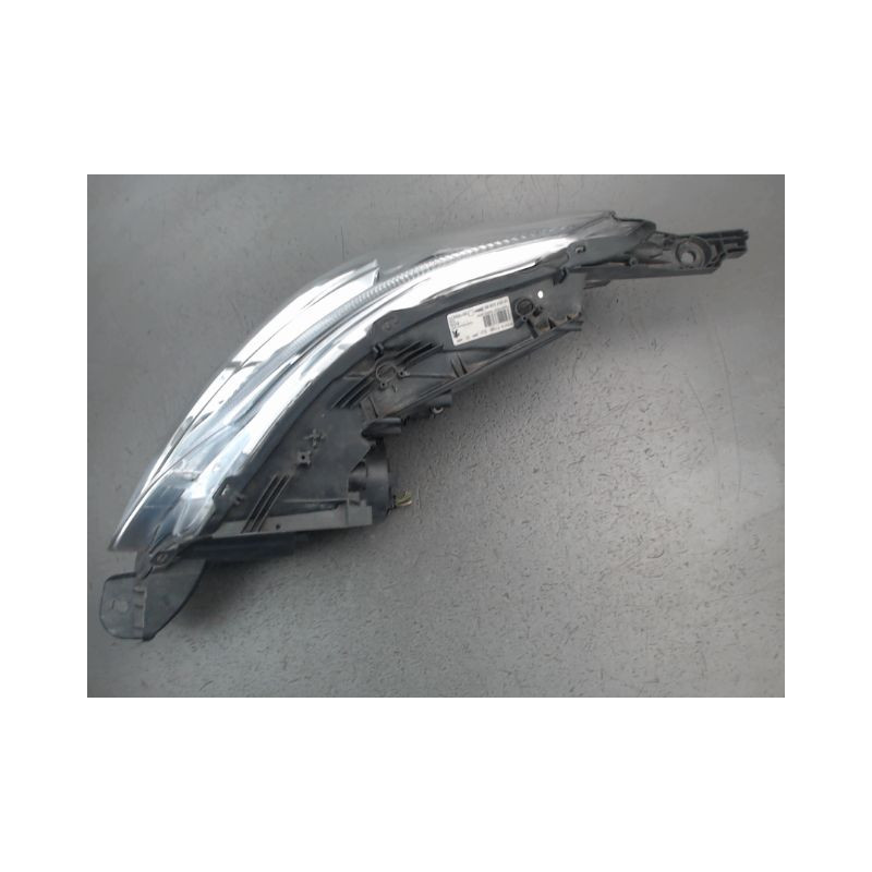 PHARE DROIT PEUGEOT 2008