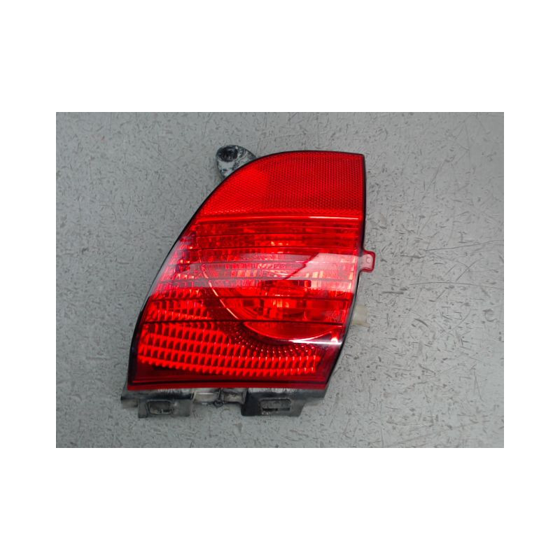 FEU DE PARE-CHOC ARRIERE GAUCHE PEUGEOT 2008