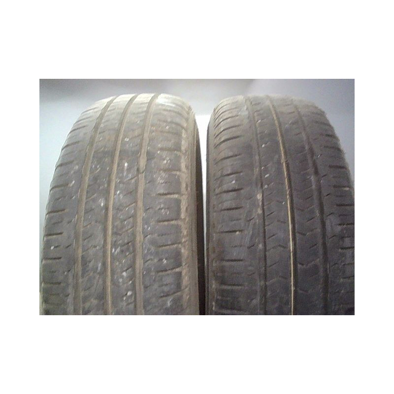 Paire de pneus NEXEN ROADIAN CT8 215 70 15 109 S