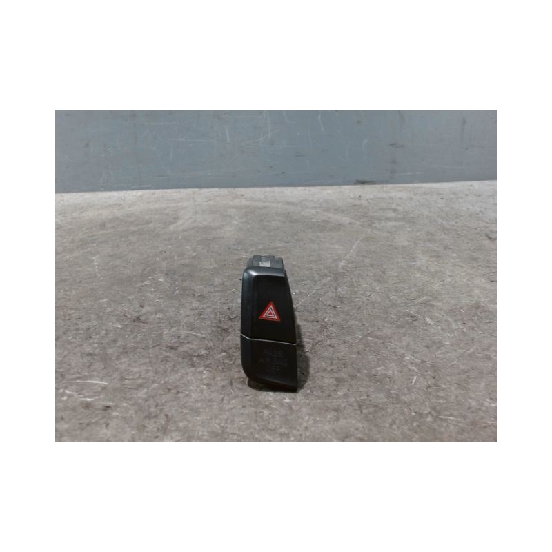 BOUTON DE WARNING AUDI A4 2008-