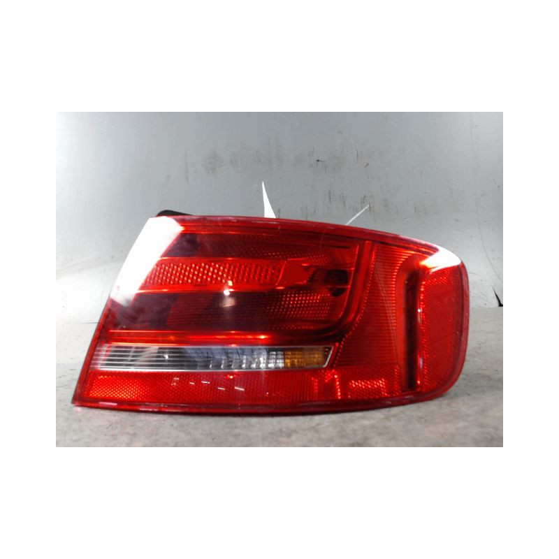 FEU ARRIERE DROIT AUDI A4 2008-