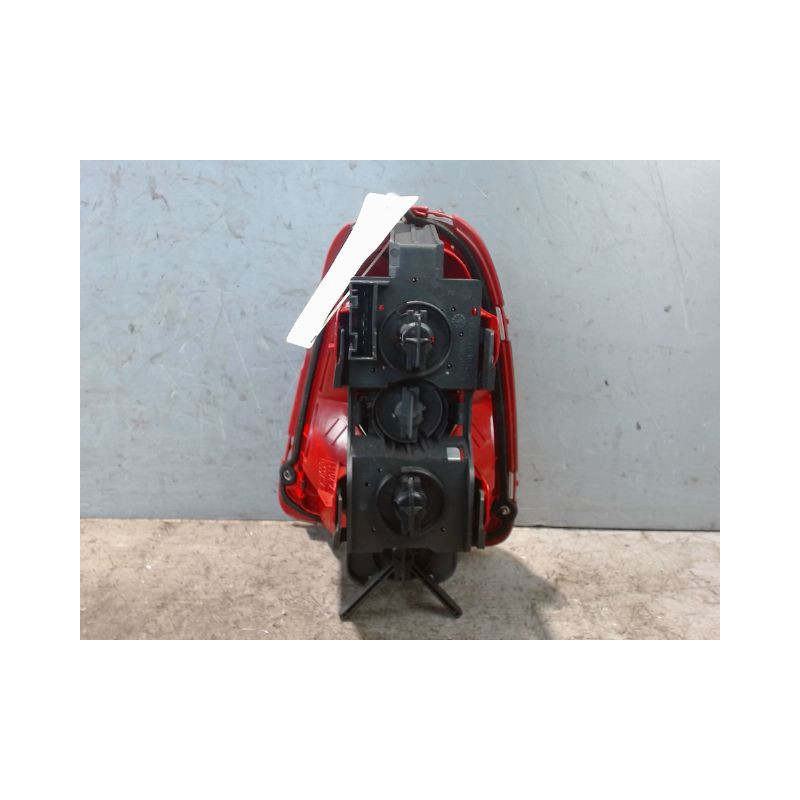 FEU ARRIERE GAUCHE  MINI MINI 2006-