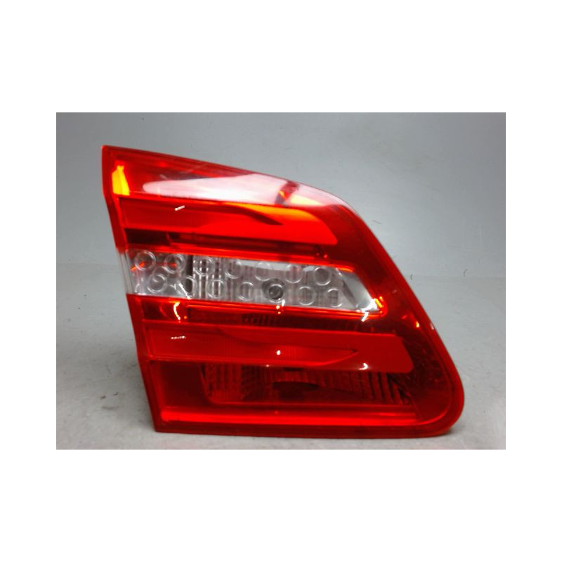 FEU ARRIERE INTERIEUR GAUCHE MERCEDES CLASSE B