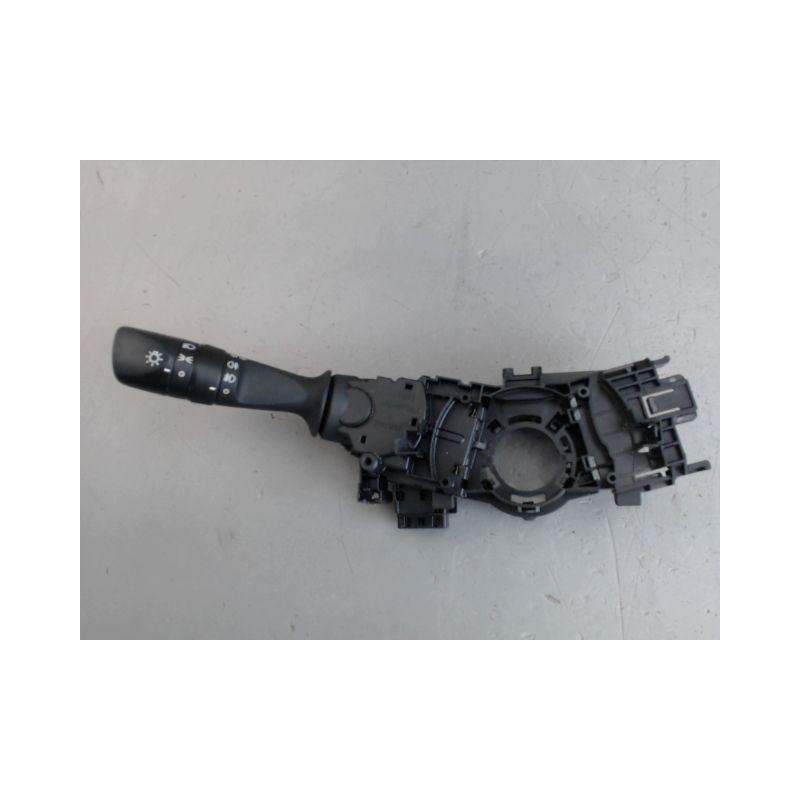 COMMANDE CLIGNOTANT TOYOTA AURIS