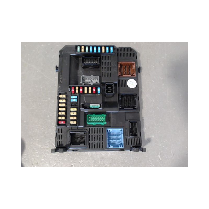 BOITIER GESTION HABITACLE PEUGEOT 2008