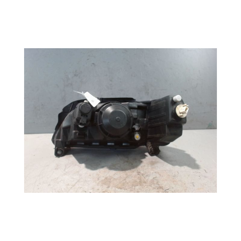 PHARE DROIT PEUGEOT 106 96-2003