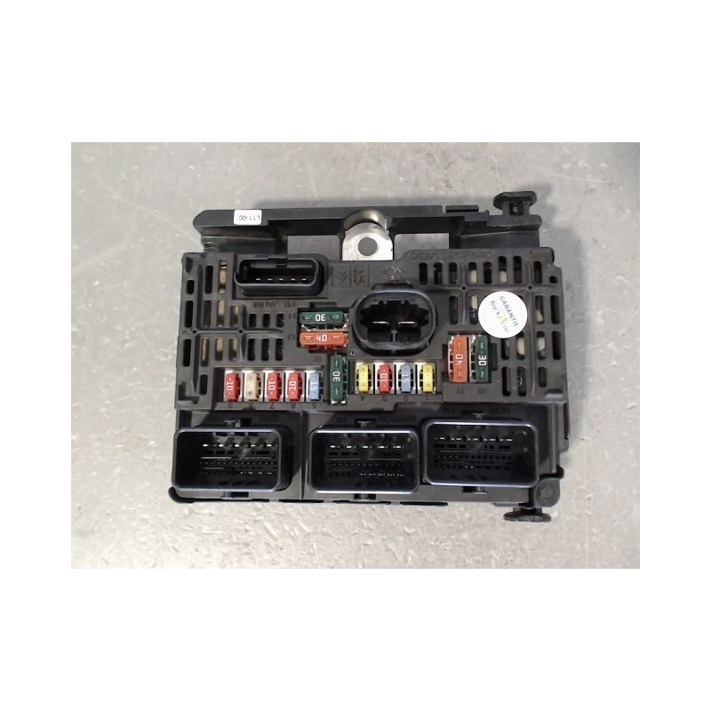 BOITE A FUSIBLES CITROEN C4 04-08