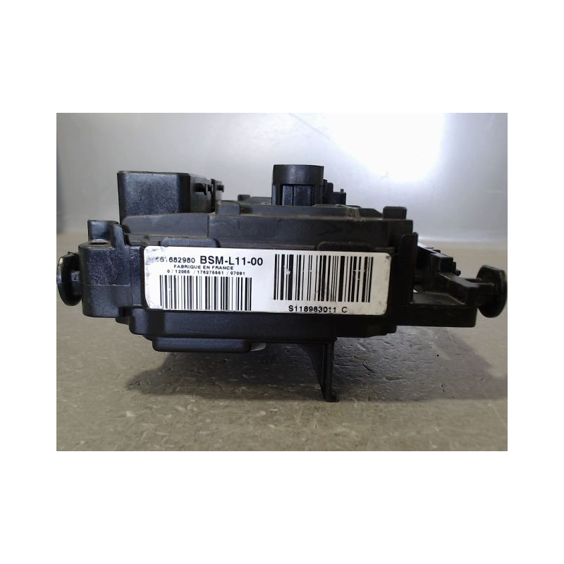 BOITE A FUSIBLES CITROEN C4 04-08