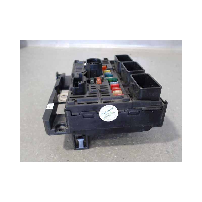 BOITE A FUSIBLES CITROEN C4 04-08
