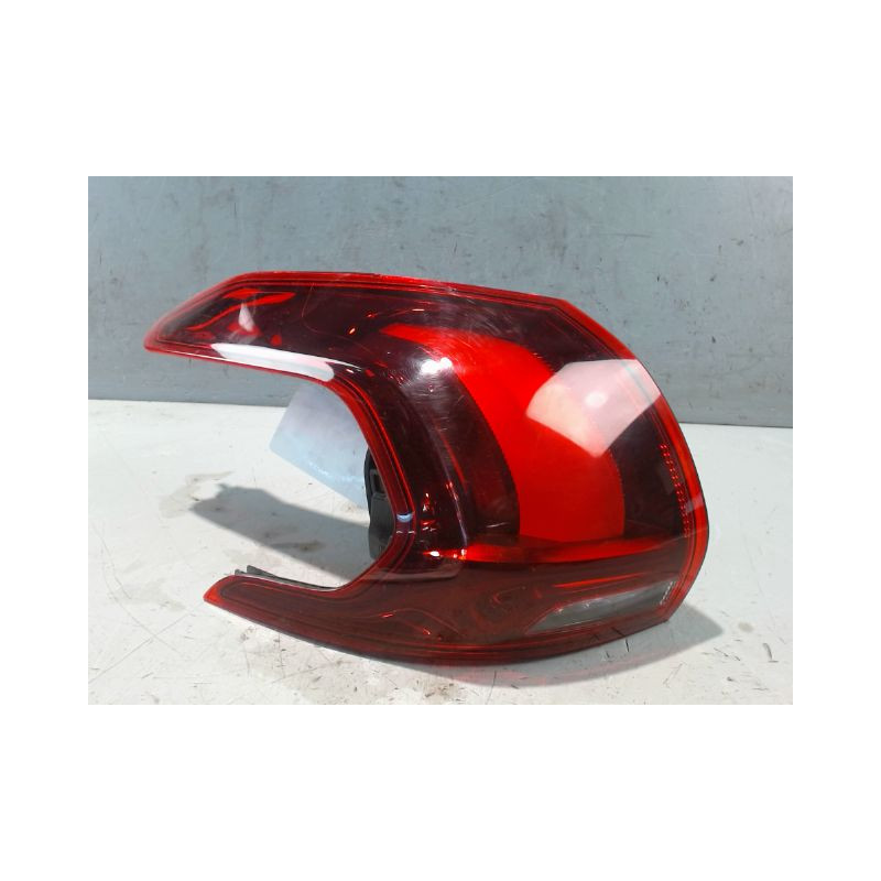 FEU ARRIERE GAUCHE  PEUGEOT 2008