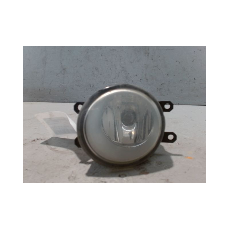 PHARE ANTIBROUILLARD AVANT GAUCHE TOYOTA AURIS 2010-