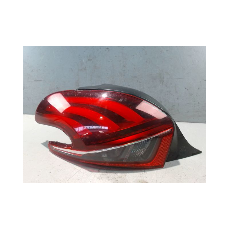 FEU ARRIERE GAUCHE  PEUGEOT 208