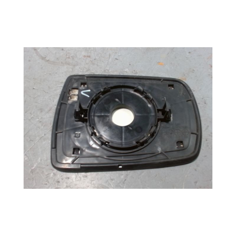 GLACE RETROVISEUR EXT G KIA CARNIVAL