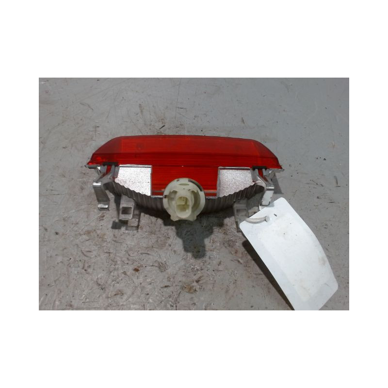 FEUX STOP SUPPLEMENTAIRE NISSAN MICRA