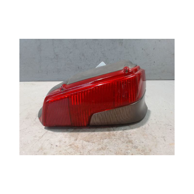 FEU ARRIERE DROIT PEUGEOT 106