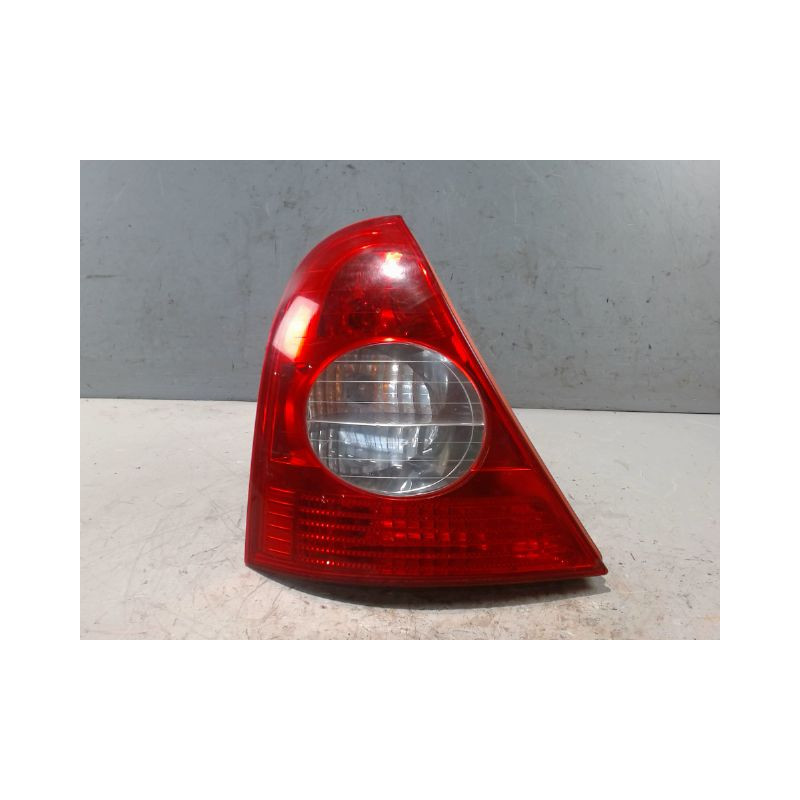 FEU ARRIERE GAUCHE  RENAULT CLIO II PH.2 01-06