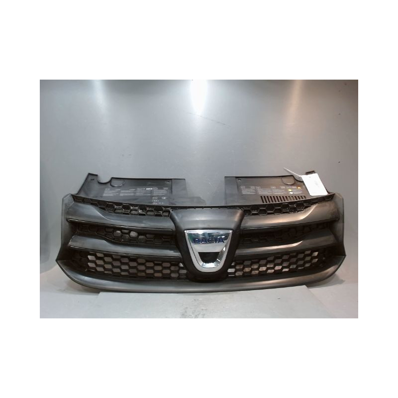 CALANDRE DACIA SANDERO