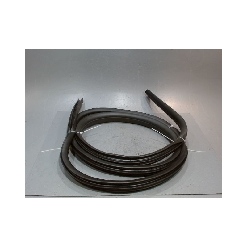 JOINT PORTE AVANT DROIT FORD FOCUS