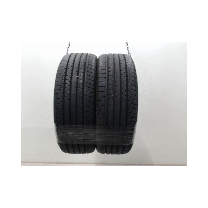 Paire de pneus YOKOHAMA BLUEARTH-XT AE61 235 55 18 100 V